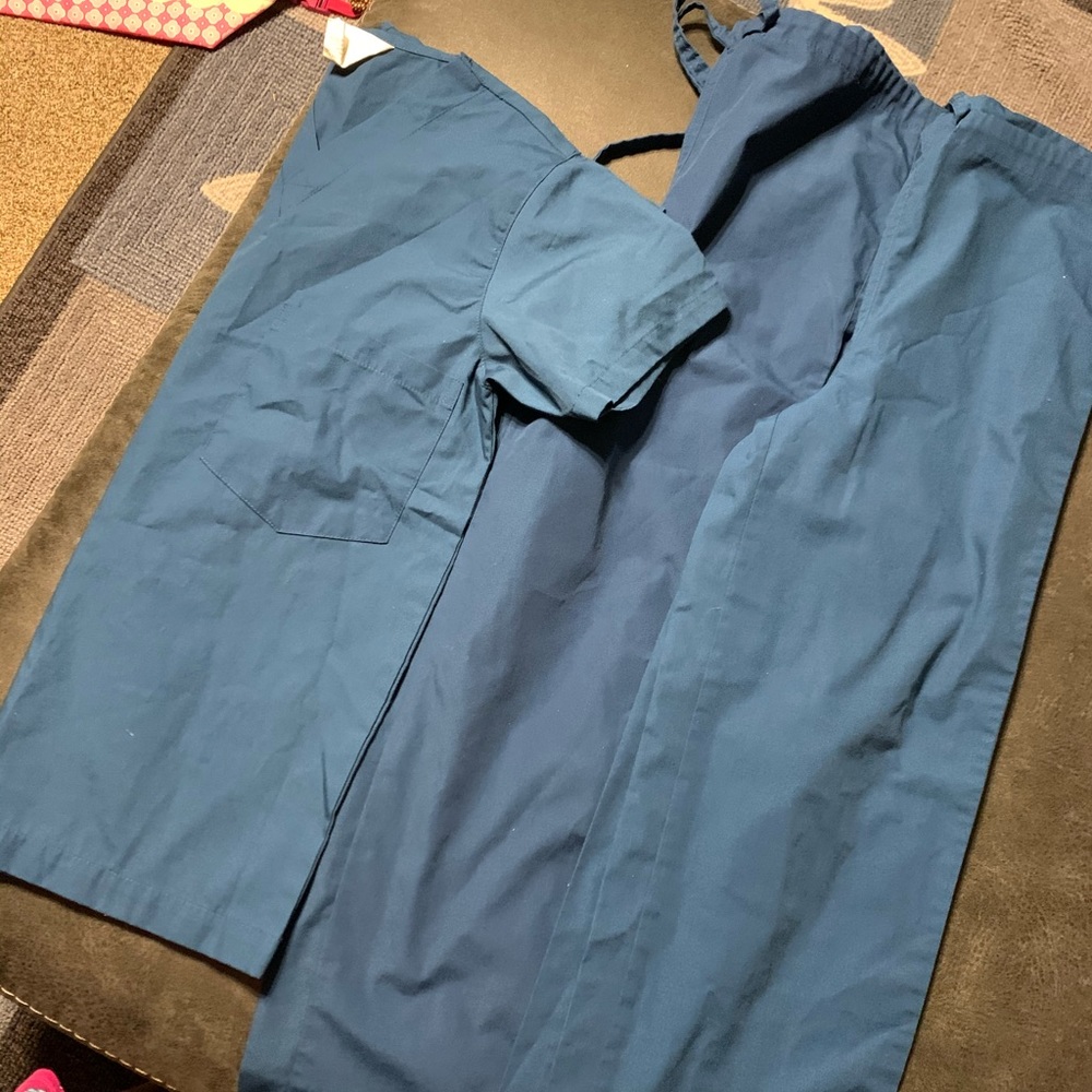 Unisex scrubs 👩‍⚕️🏥🩸